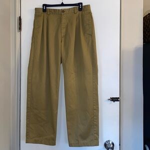 L.L. Bean Pants Men’s 35x30 Camel Tan Chino Baggy Pleated Front Straight Leg
